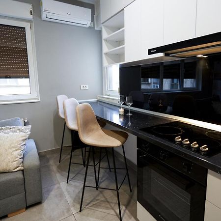 Minimalist Design Apartament In Magheru Бухарест Экстерьер фото