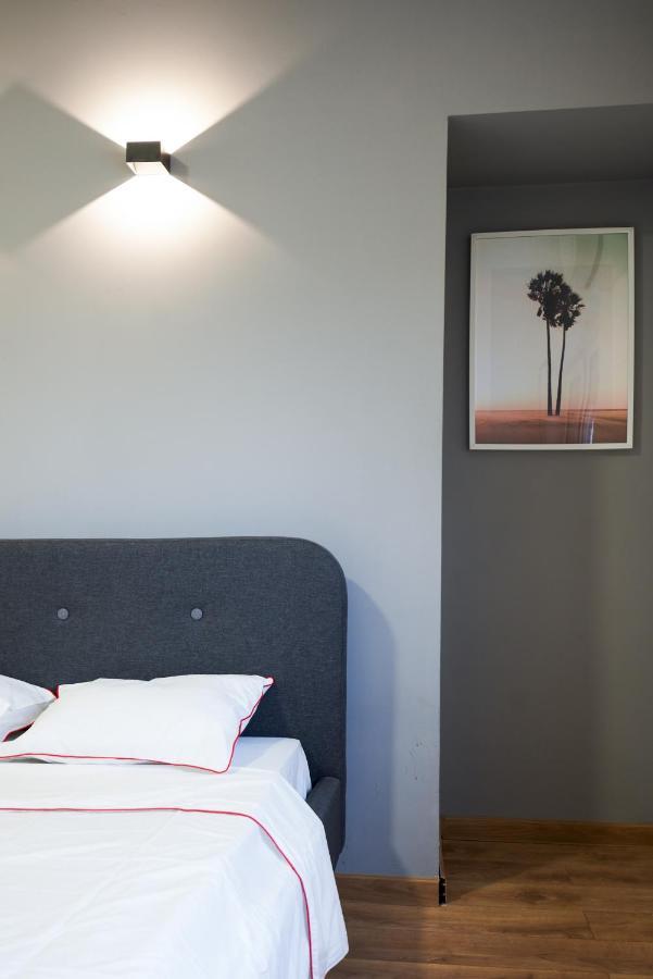Minimalist Design Apartament In Magheru Бухарест Экстерьер фото