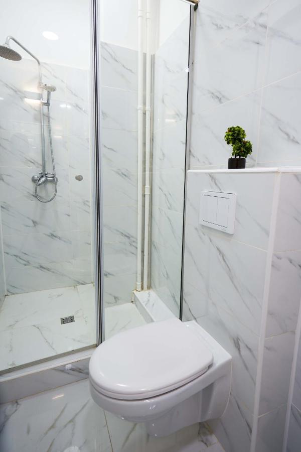 Minimalist Design Apartament In Magheru Бухарест Экстерьер фото